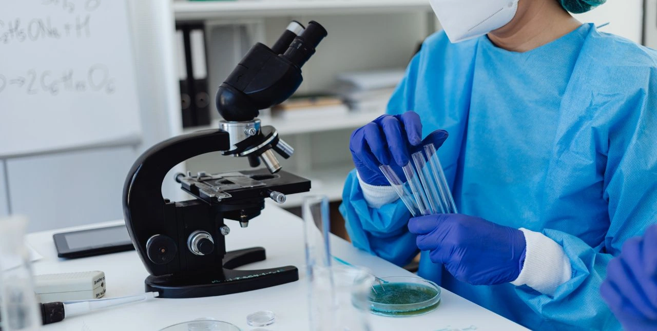 Rushi_Labs_Blogs_Understanding_False_Positives_Urine_Drug_Screening_And_The_Importance_Of_Confirmation_Testing